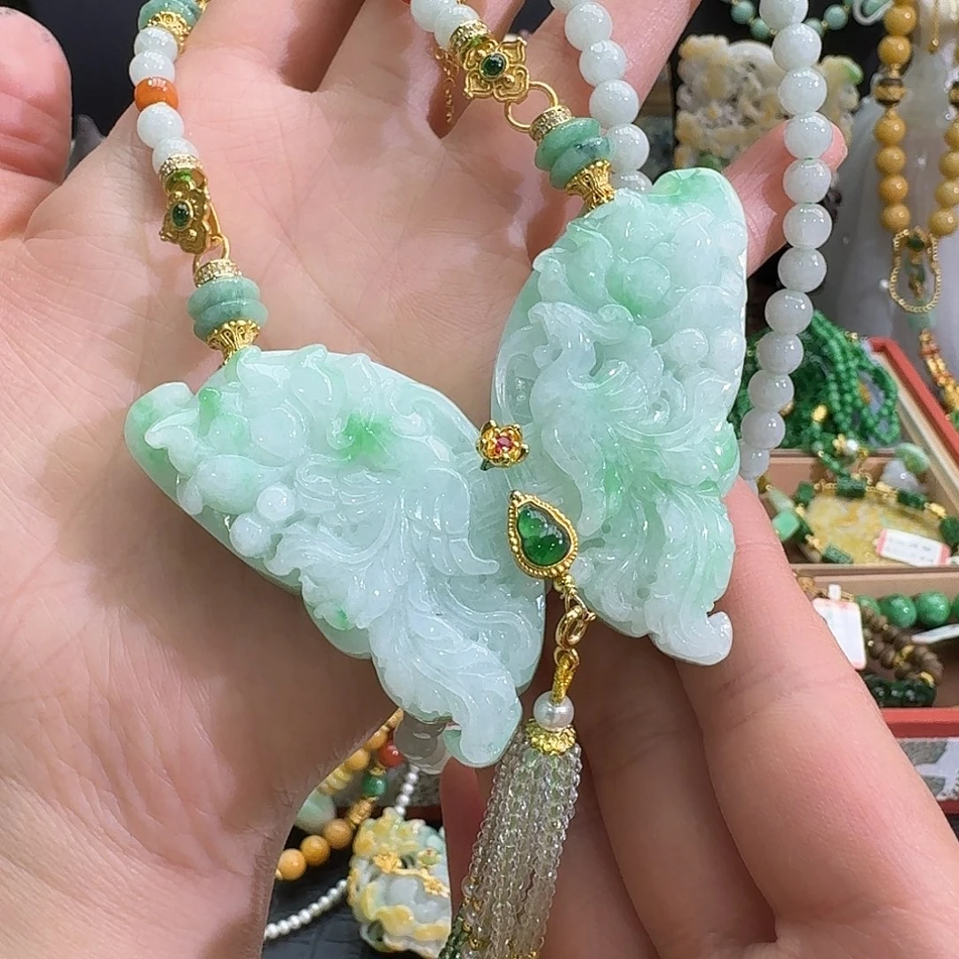 翡翠未镶嵌吊坠(赠链)一步到位 炸福利