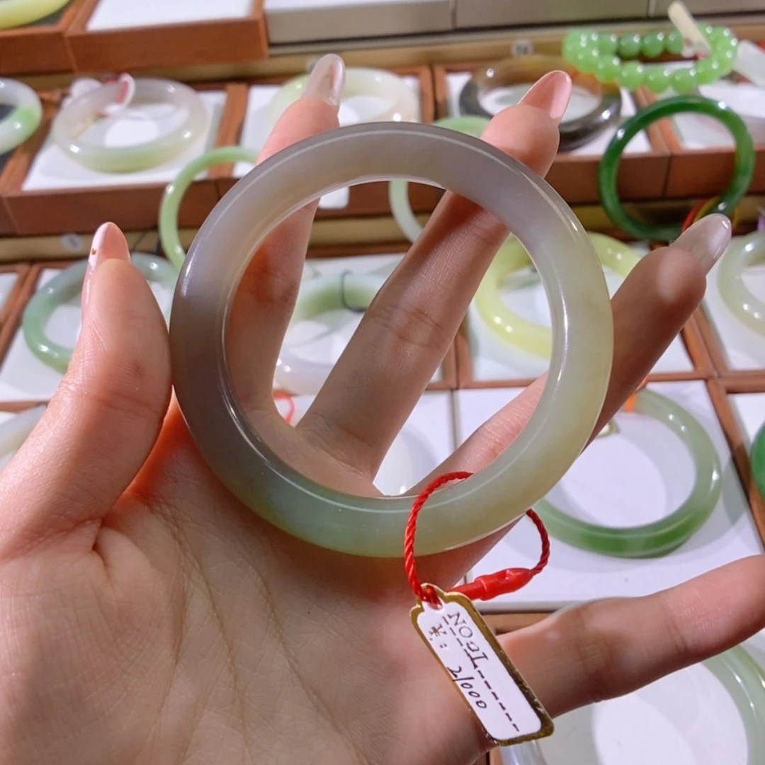 【闪购商品】未镶嵌手镯和田玉