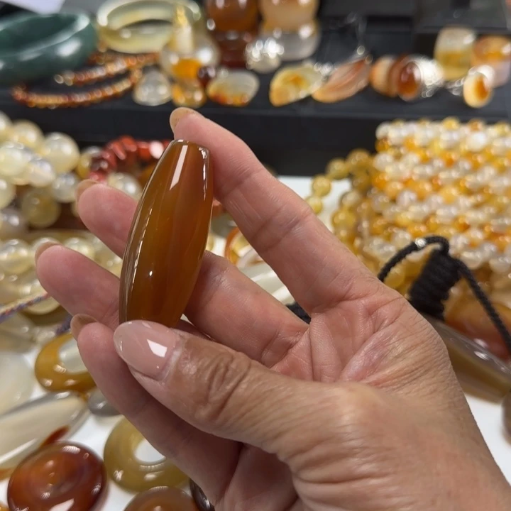 玛瑙/玉髓颈饰未镶嵌菲*