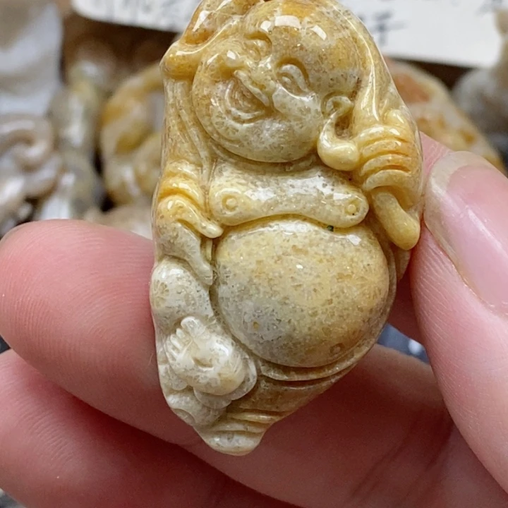 颈饰未镶嵌硅化珊瑚（珊瑚玉）