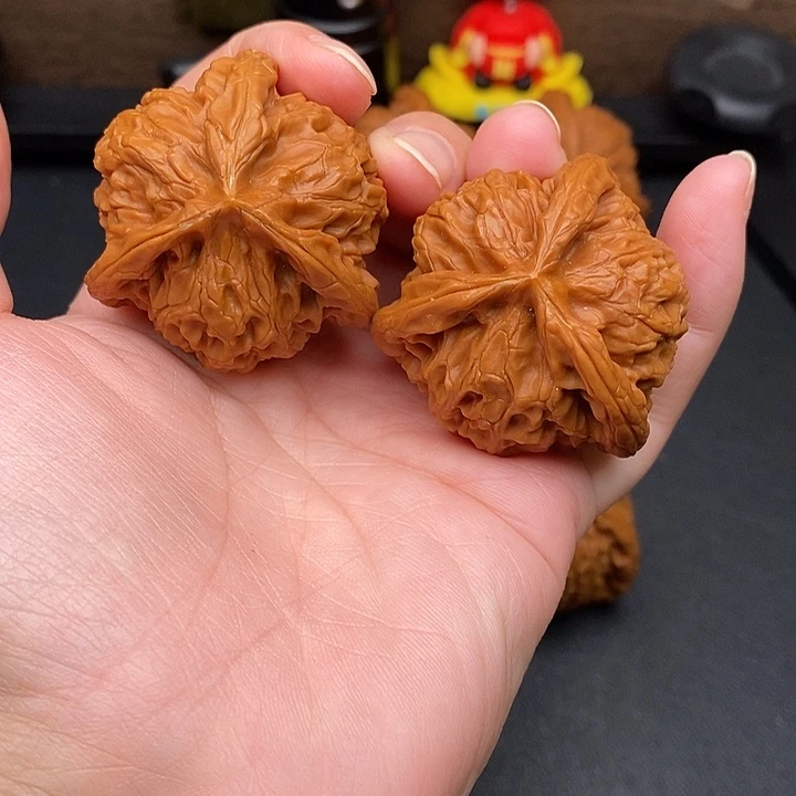 或***、文玩核桃把件宫灯