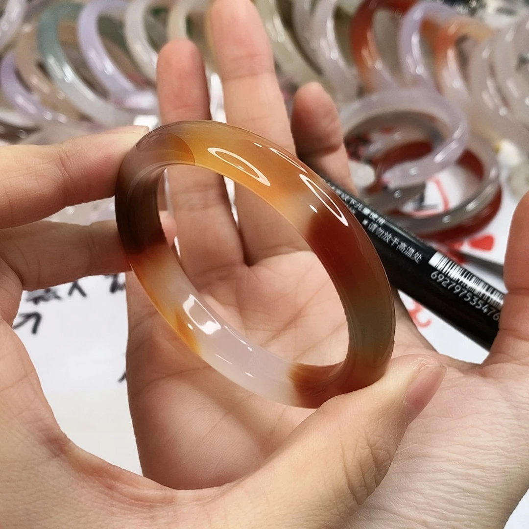 玛瑙/玉髓未镶嵌手镯A601。54.4圈