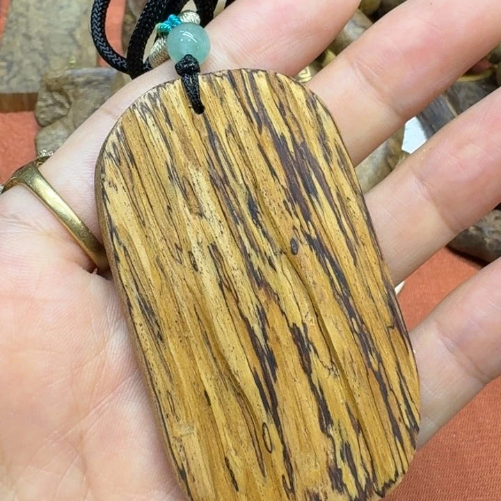 大叶紫檀（黑酸枝木类）