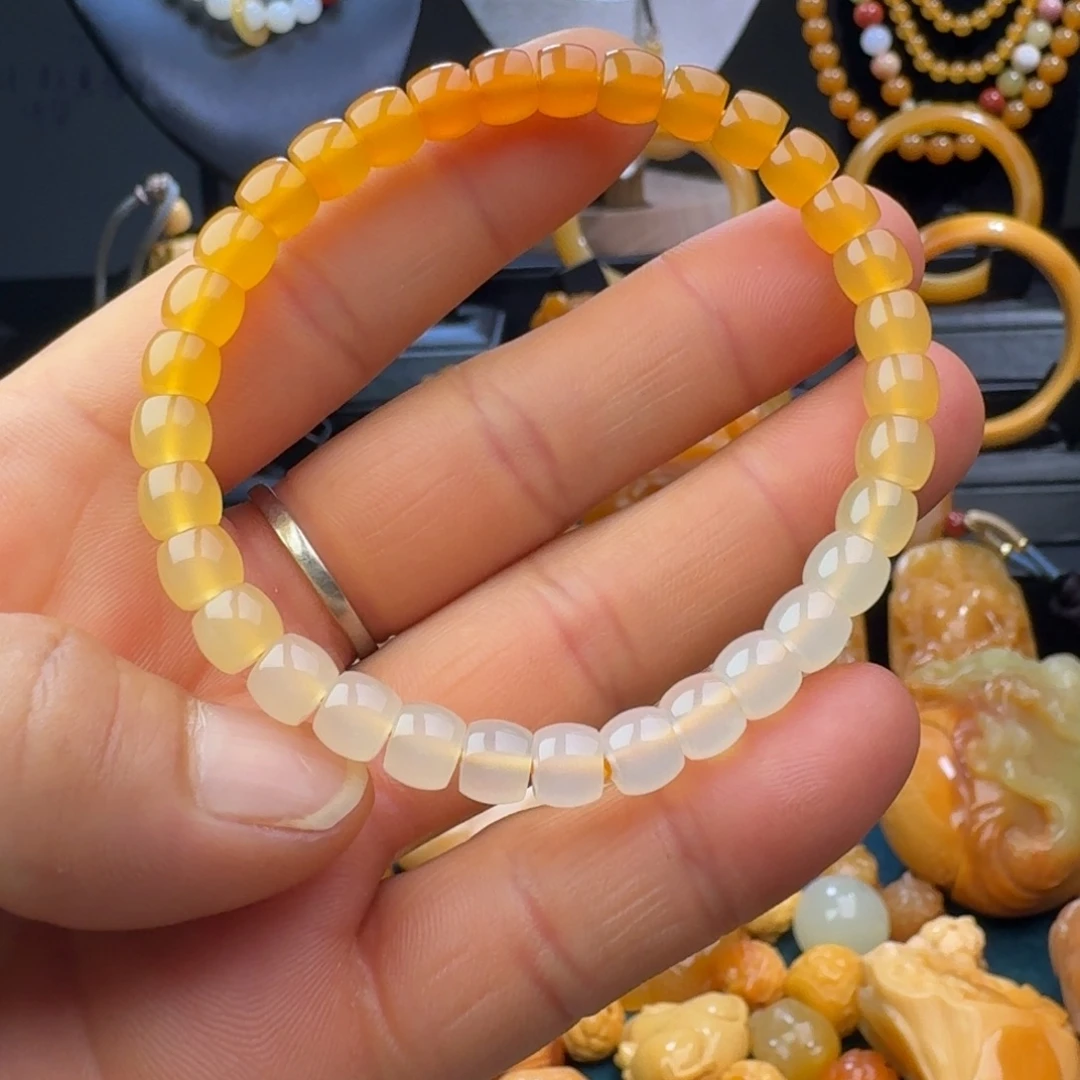 墩***嘞颈饰合金石英质玉（缅黄）