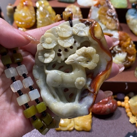 蛇纹石玉未镶嵌颈饰