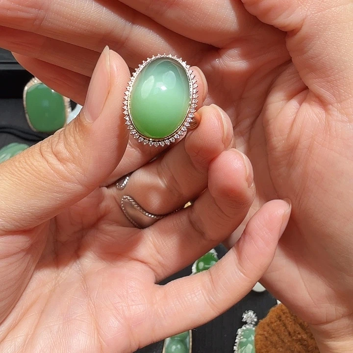 和田玉（碧玉）18K金镶嵌戒指俄碧 粉绿猫眼