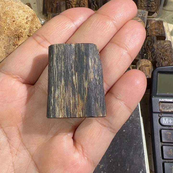 沉香吊坠黑棋楠沉香吊坠6克