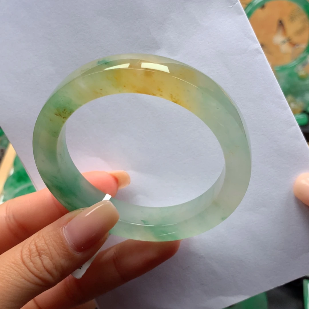 【闪购商品】石英质玉手镯未镶嵌曾***