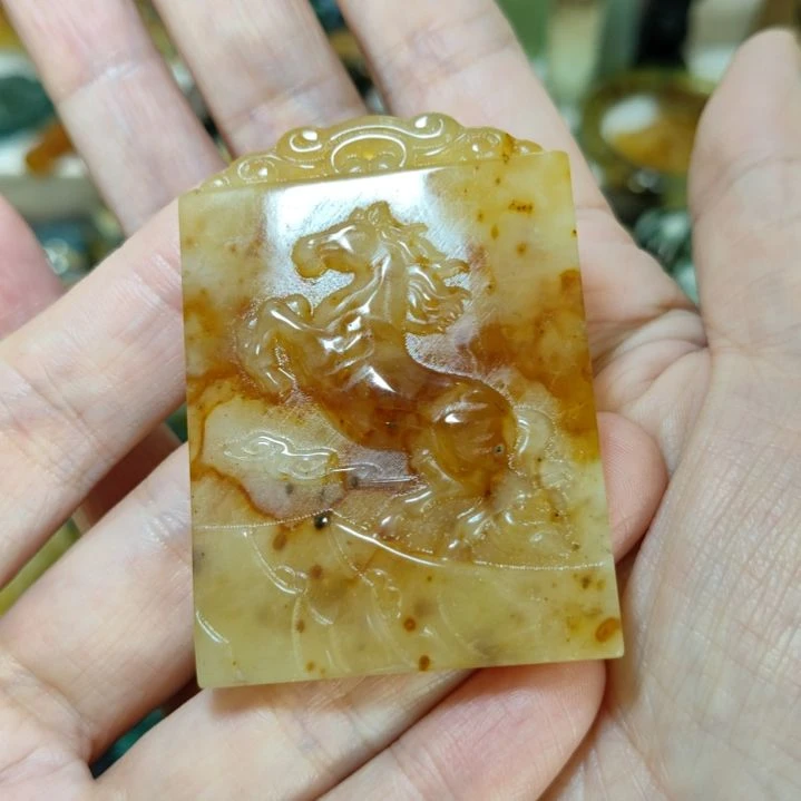 岫玉未镶嵌挂坠款式