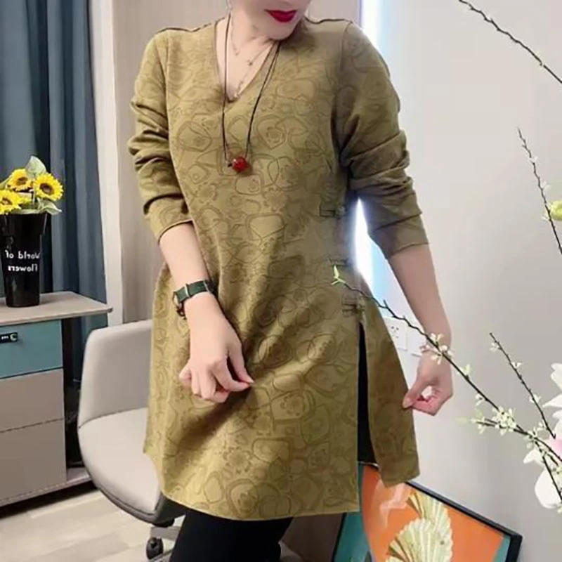 时尚大码中长款V领上衣2025春秋新款宽松显瘦国风盘扣休闲打底T恤