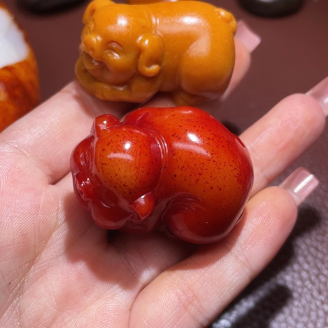 玉***事和田玉未镶嵌颈饰
