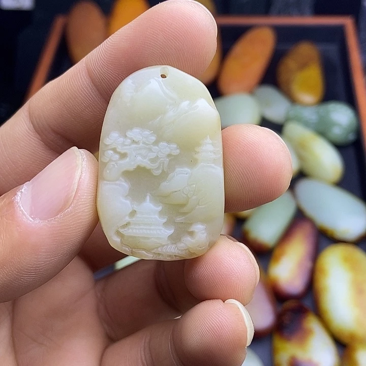 颈饰未镶嵌和田玉