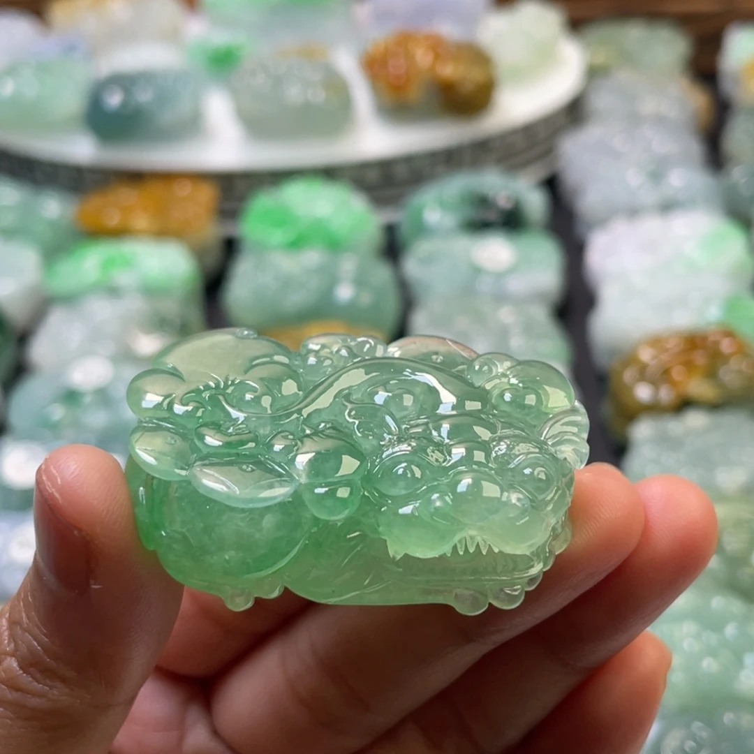 翡翠未镶嵌颈饰貔貅天然翡翠A货