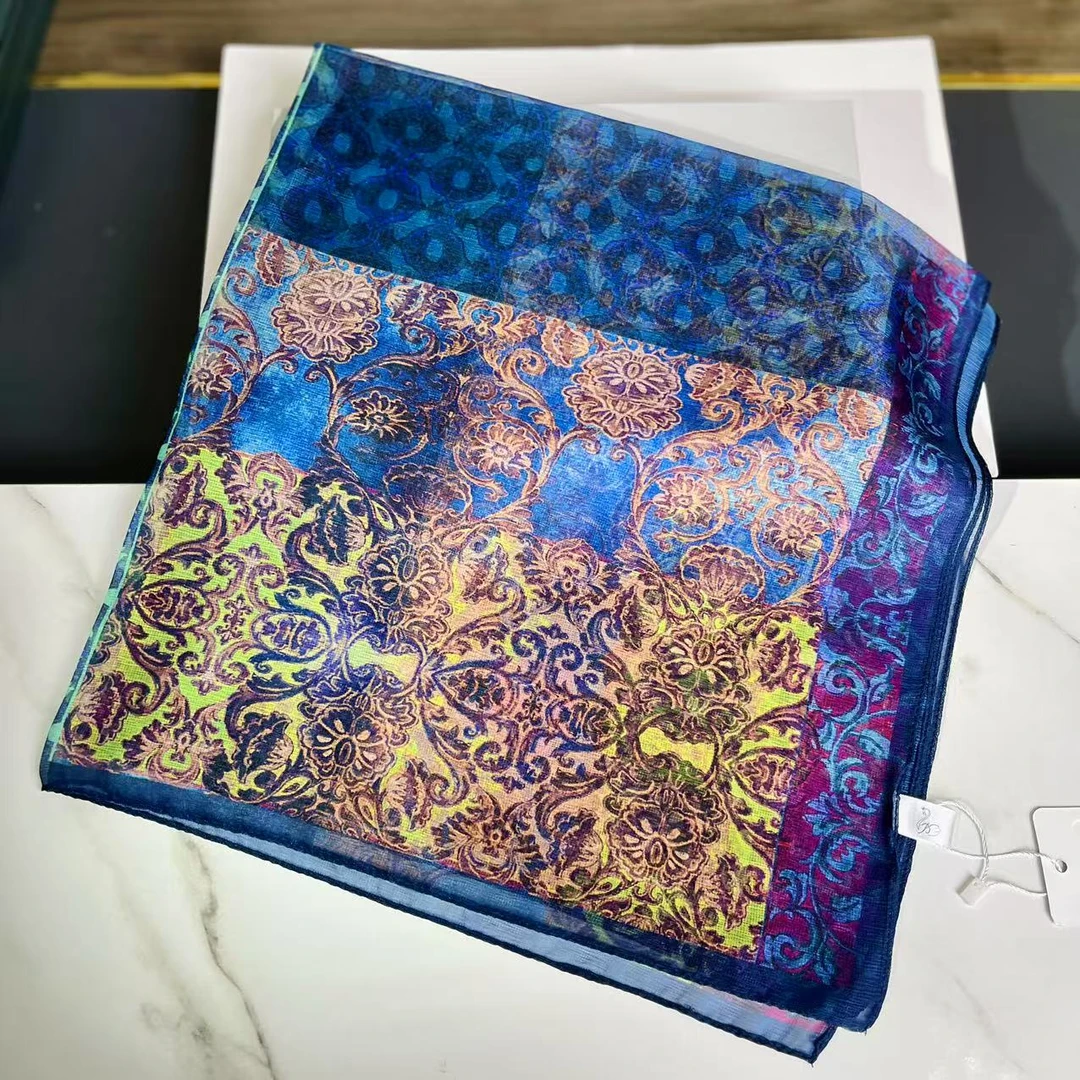 D 太阳花图腾  70*70 超薄西丽纱气质女士小方巾