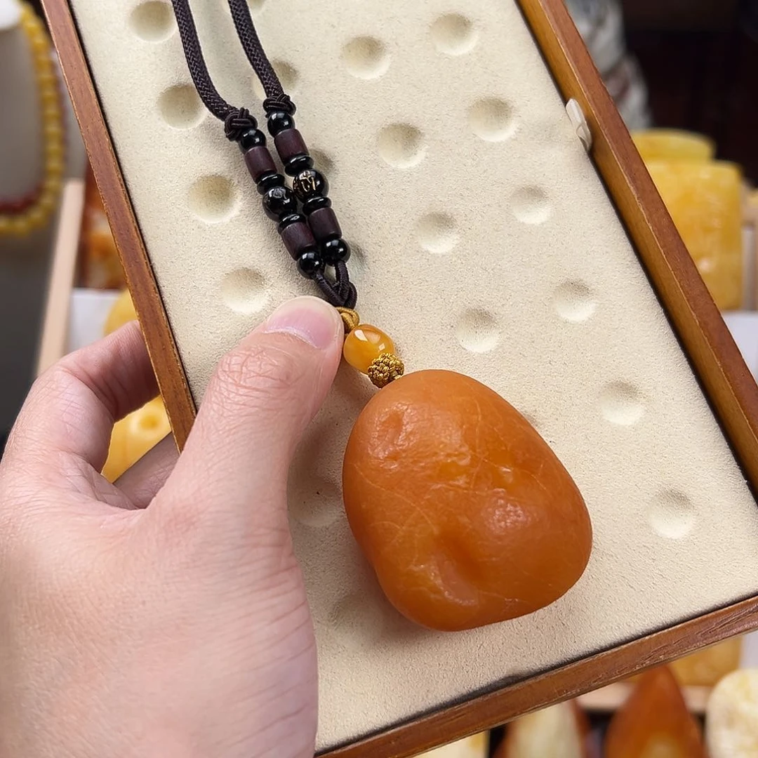 蜜蜡颈饰未镶嵌珊***?蜜蜡