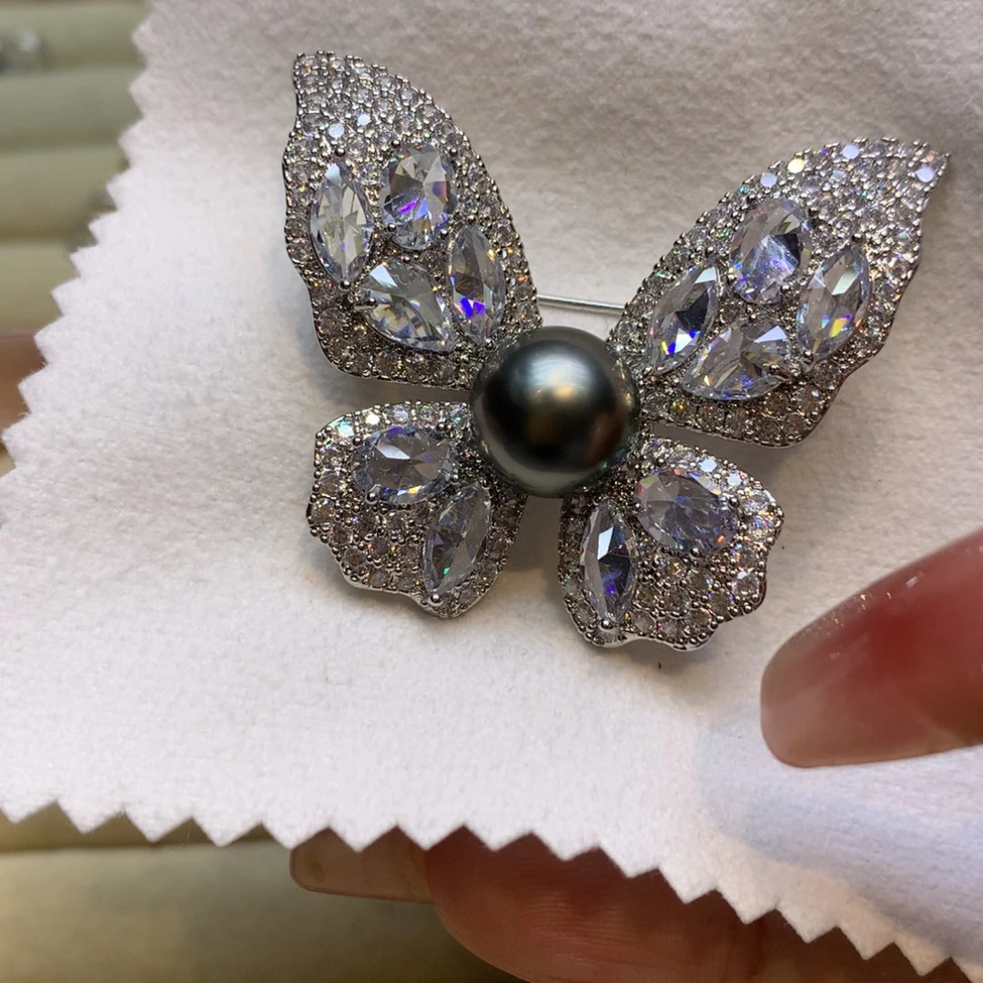 未镶嵌胸饰海水珍珠