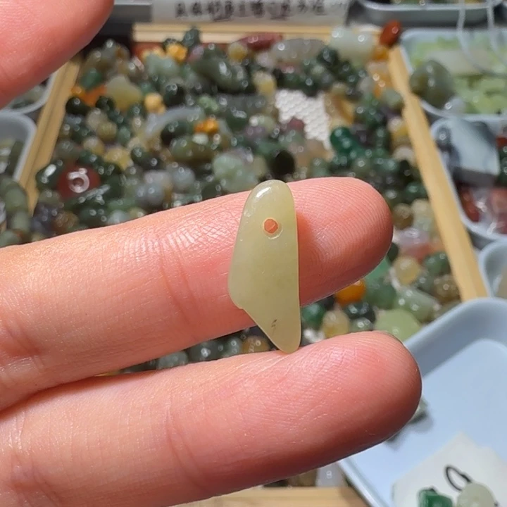 和田玉未镶嵌珠宝半成品