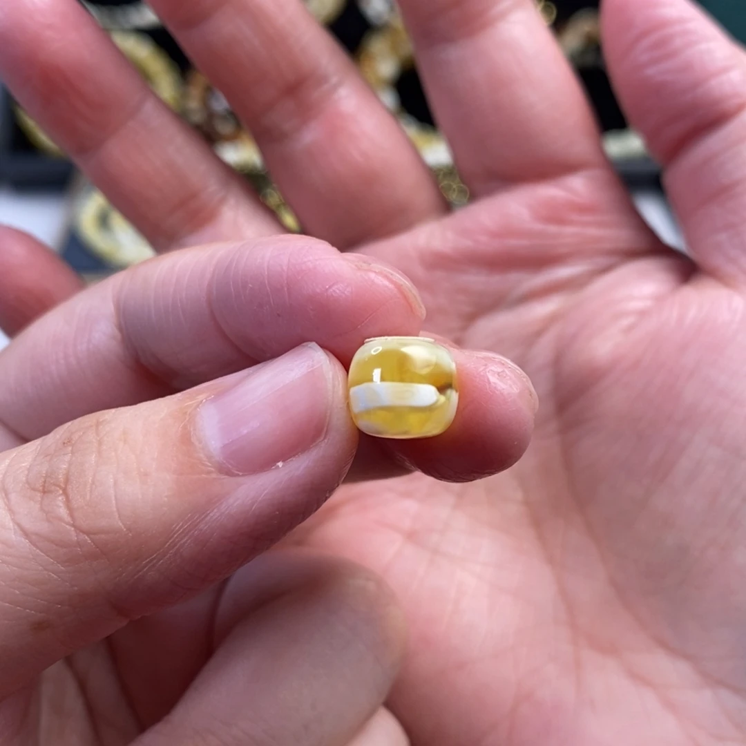 裸石蜜蜡未镶嵌金瓷白溶洞妖花老型单珠9.6
