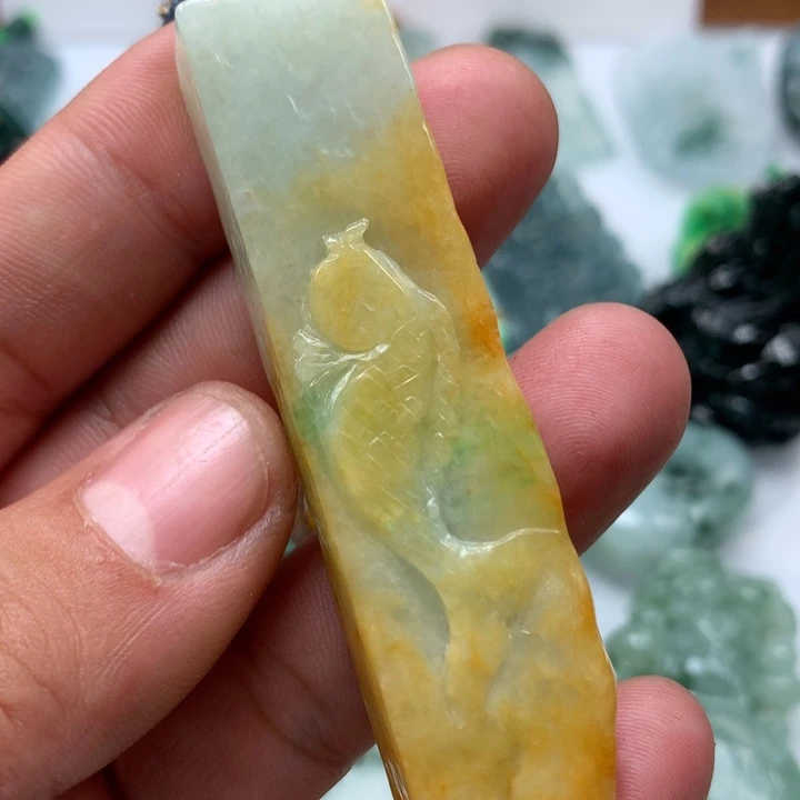 翡翠颈饰未镶嵌保真天然a货翡翠