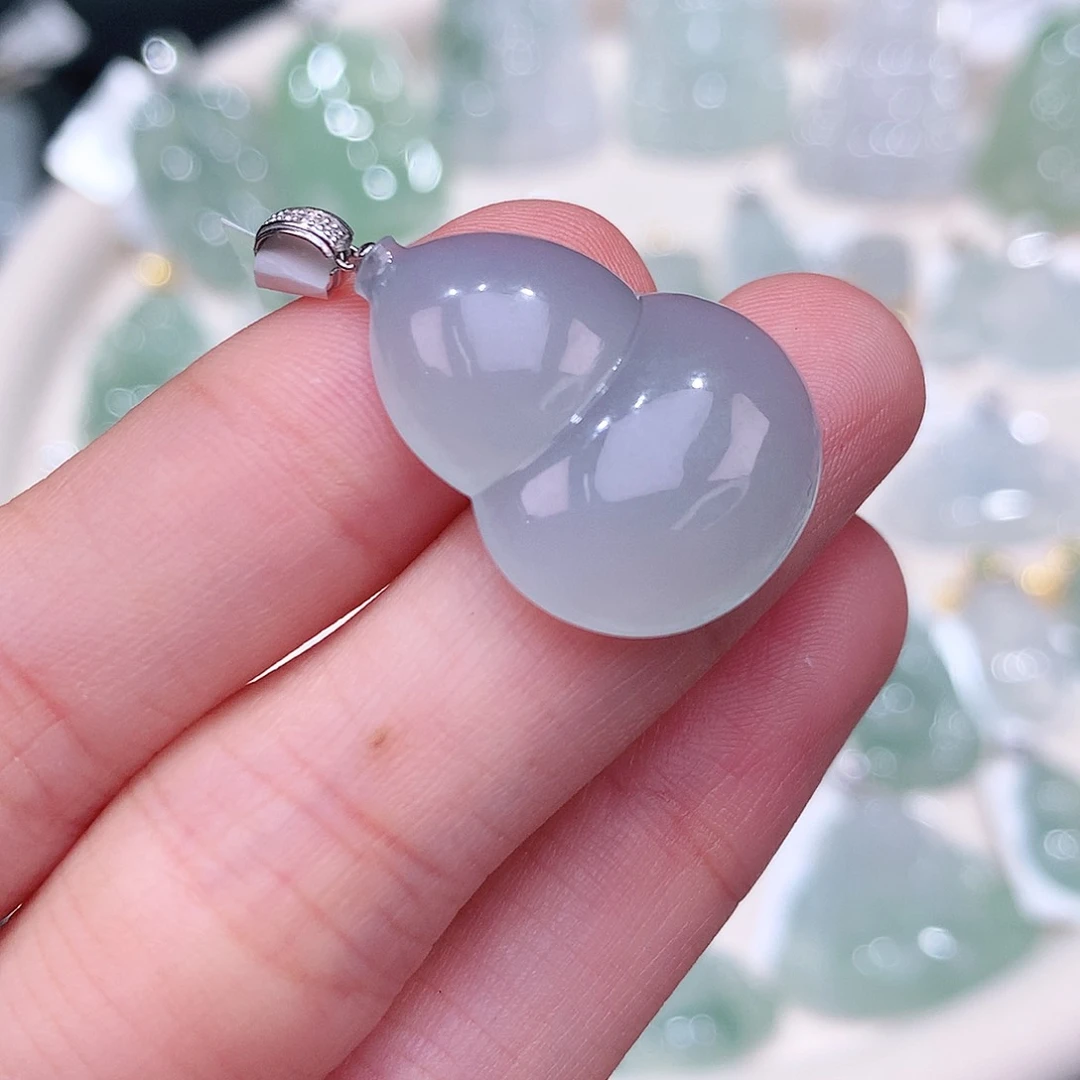 颈饰18K金镶嵌翡翠24.1-18.2-5.7