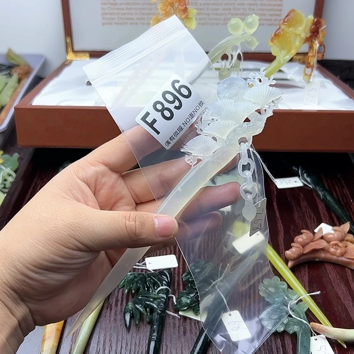 蛇纹石玉发饰合金M****a