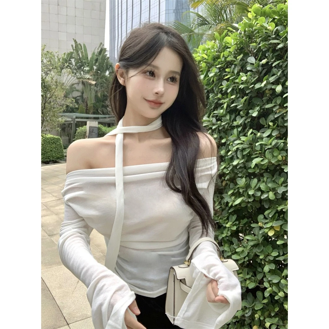 韩系高级纯欲风挂脖一字肩长袖T恤女时尚百搭修身显瘦外穿上衣服