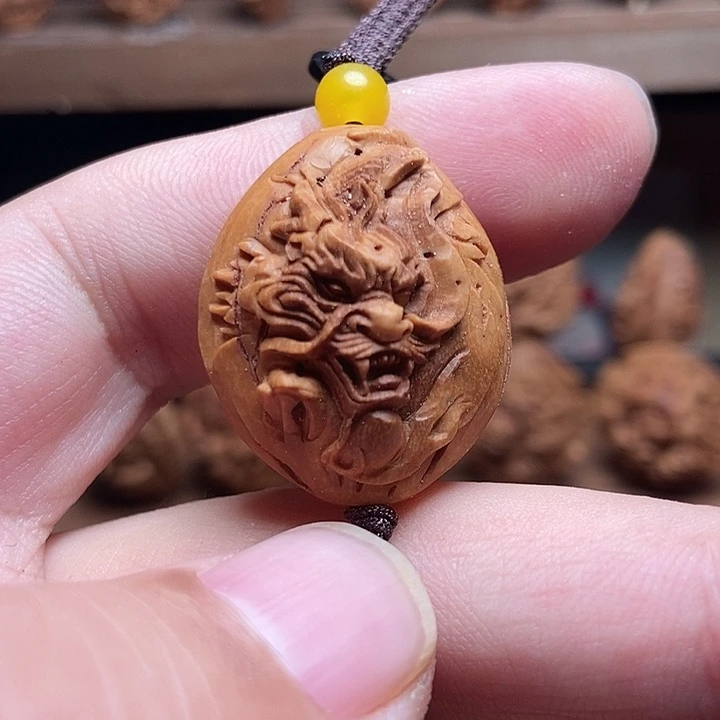 桃核双面龙行天下