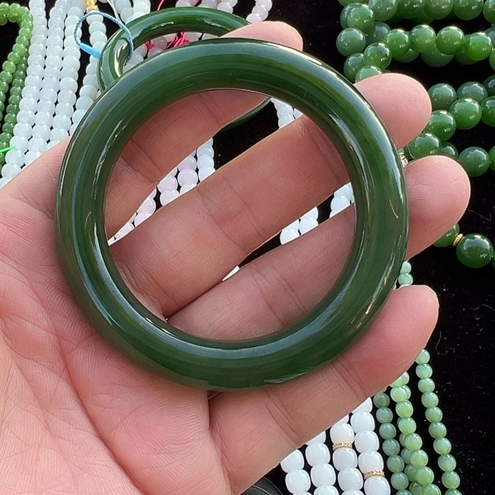 和田玉（碧玉）未镶嵌手镯
