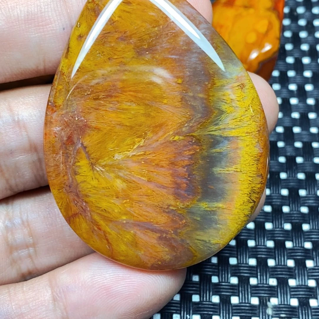 未镶嵌颈饰玛瑙/玉髓爱*