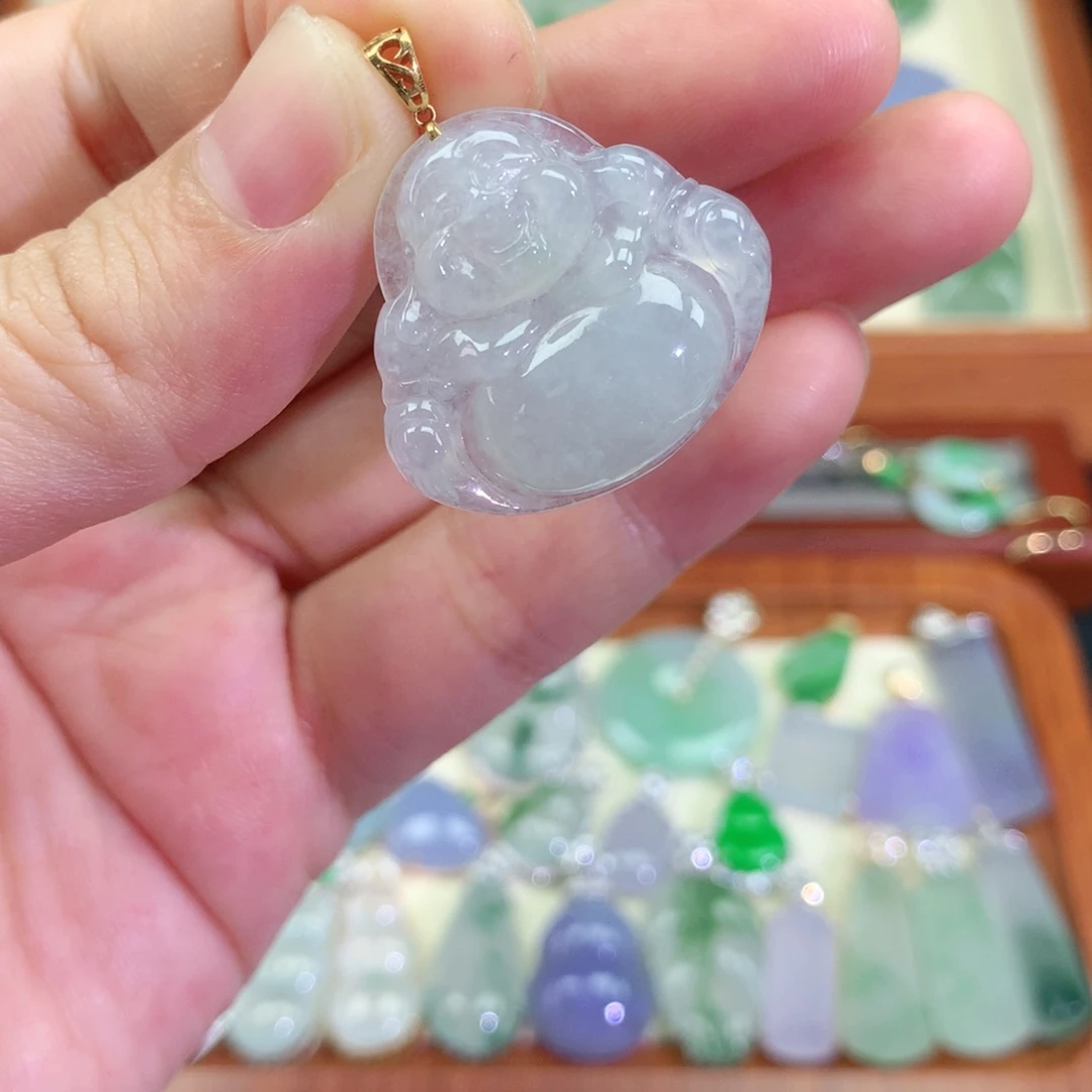 颈饰18K金镶嵌翡翠