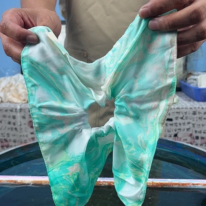 非金属布艺直播现场制作随机颜色发圈