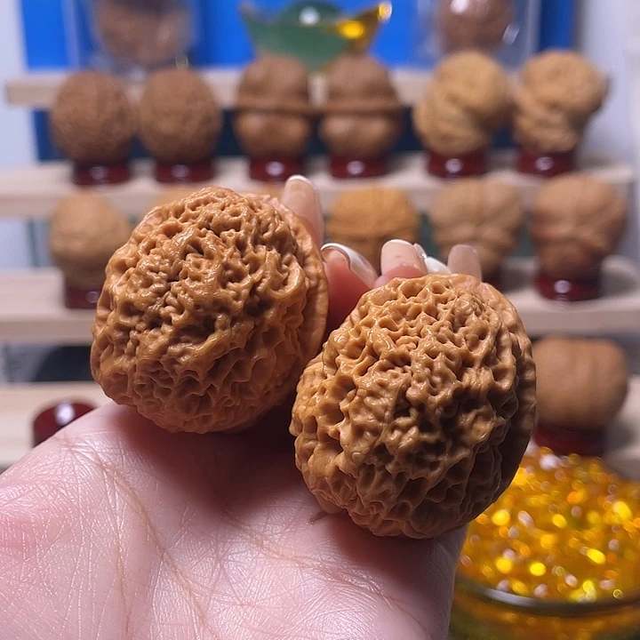 文玩核桃吊坠绣球10