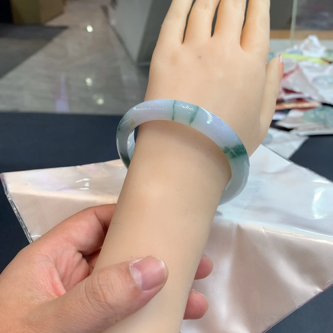 翡翠未镶嵌手镯手镯