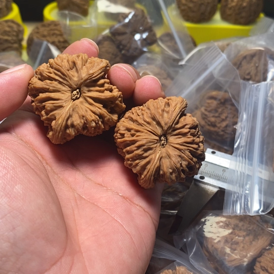 德***润核桃文玩核桃南疆石有黄色差003