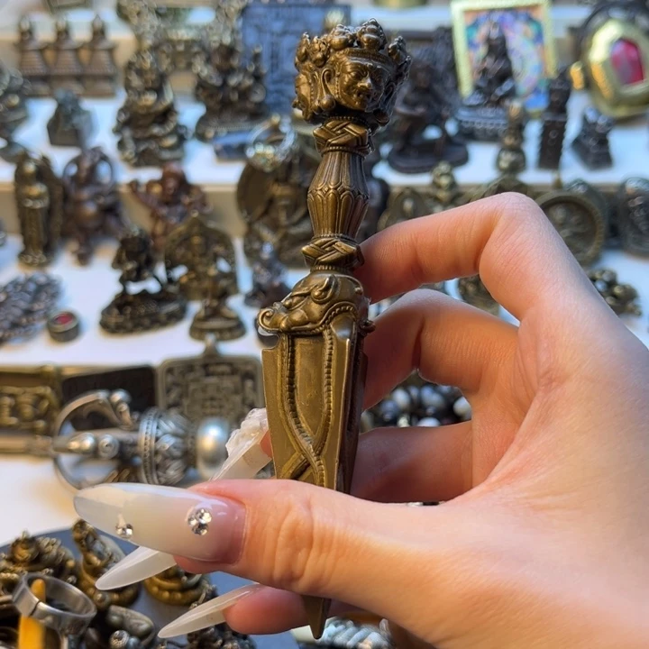 大****泥塑闪价漏价一件