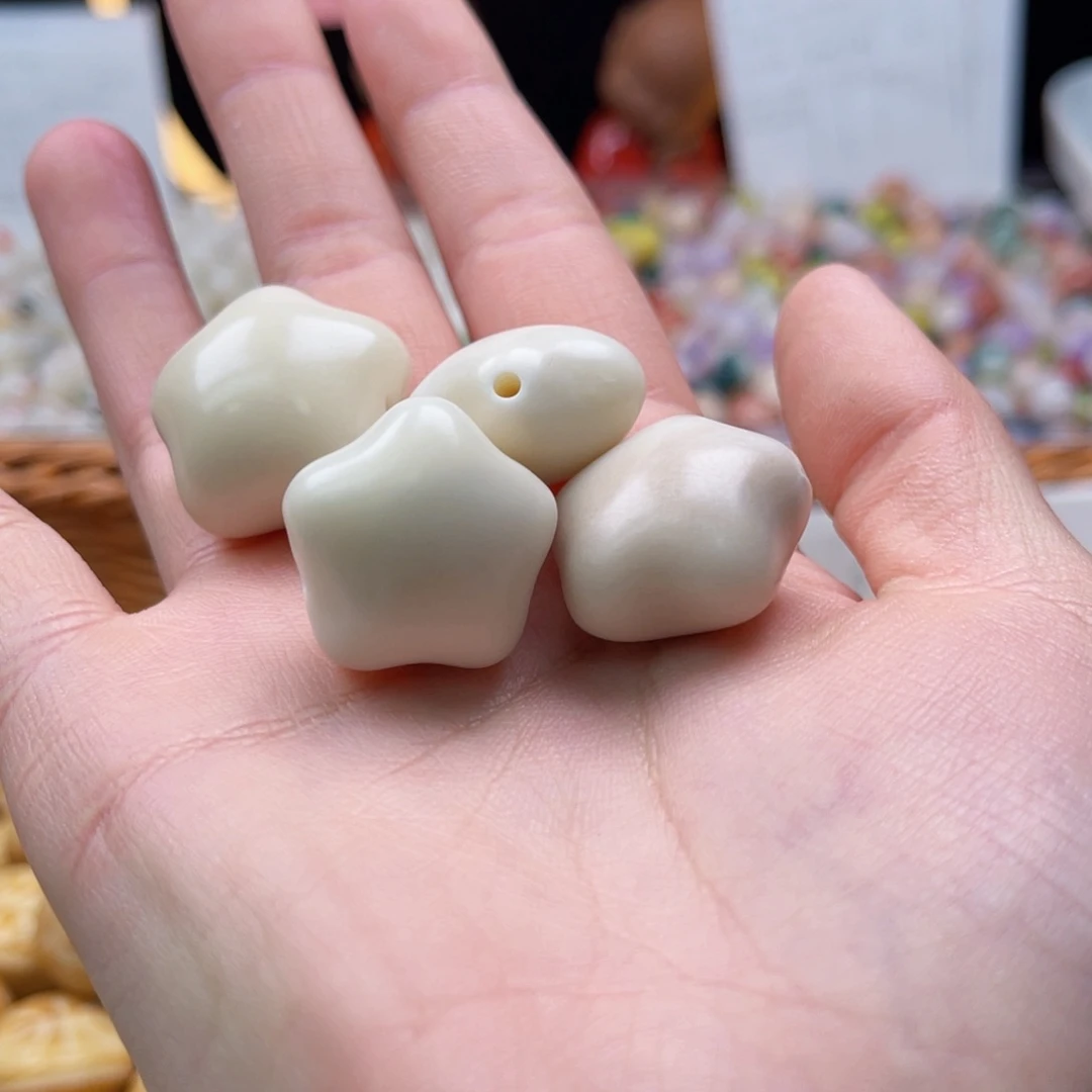 吊坠白玉菩提f21+mm5颗象牙果星星瑕