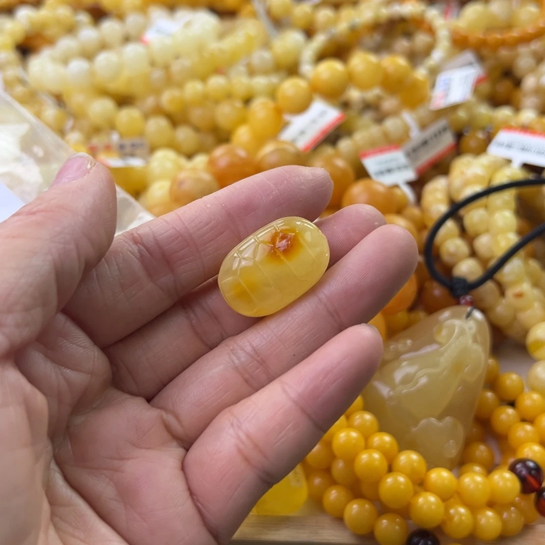 琥珀珠宝奇石未镶嵌