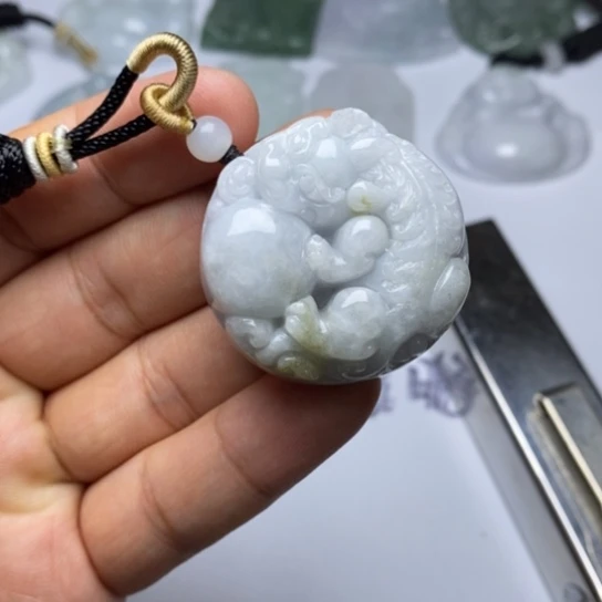 翡翠未镶嵌颈饰翡翠