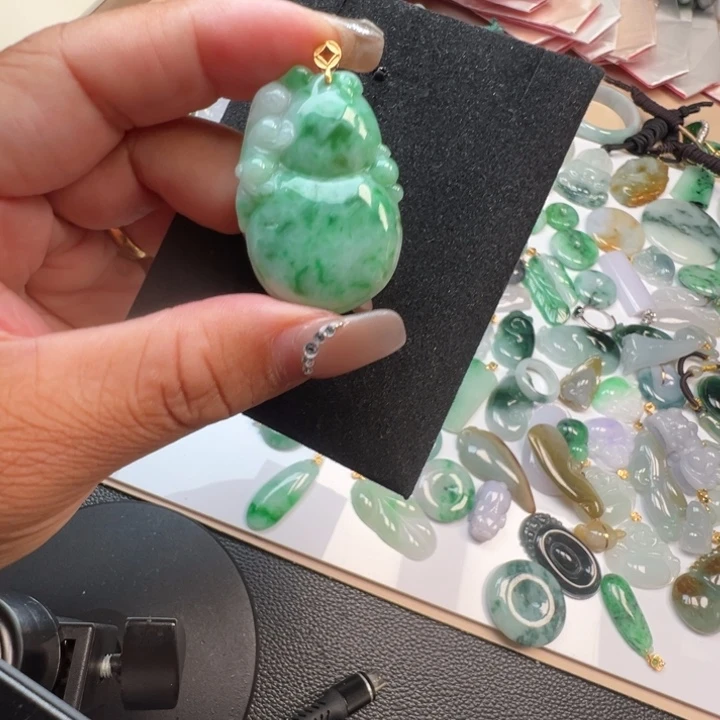 吊坠(不含链)未镶嵌翡翠95