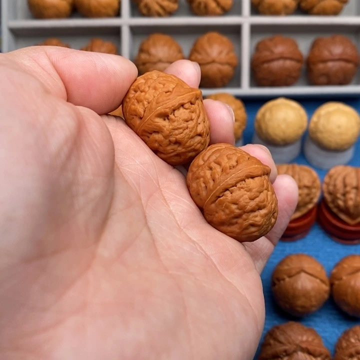 文玩核桃把件麒麟磨盘