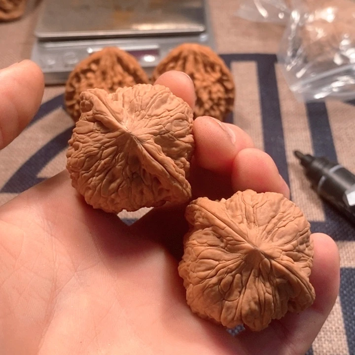 吊坠文玩核桃全品泥鳅背