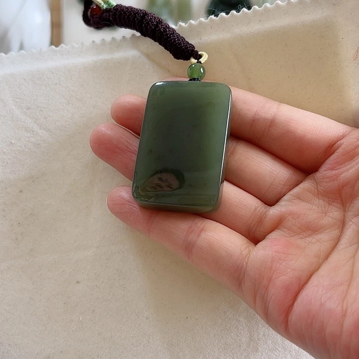 一***j和田玉未镶嵌颈饰