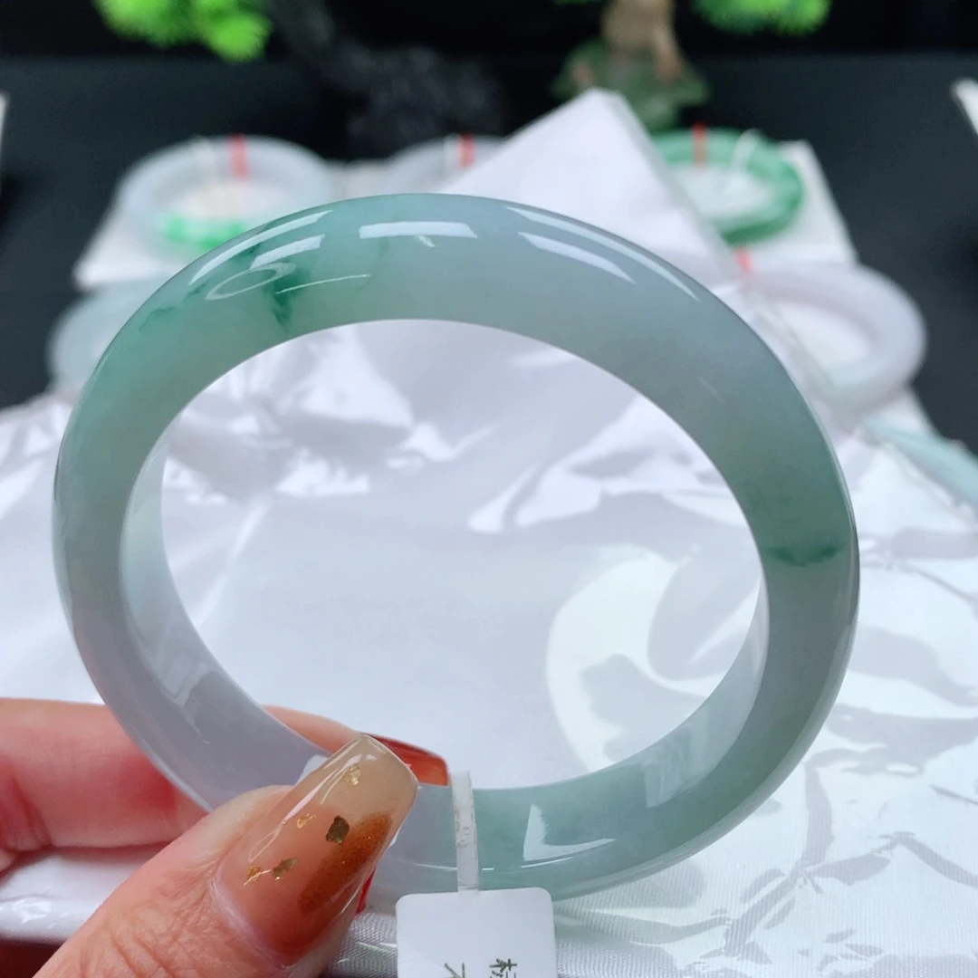 翡翠手镯未镶嵌 正圈57+ 蓝冰飘花