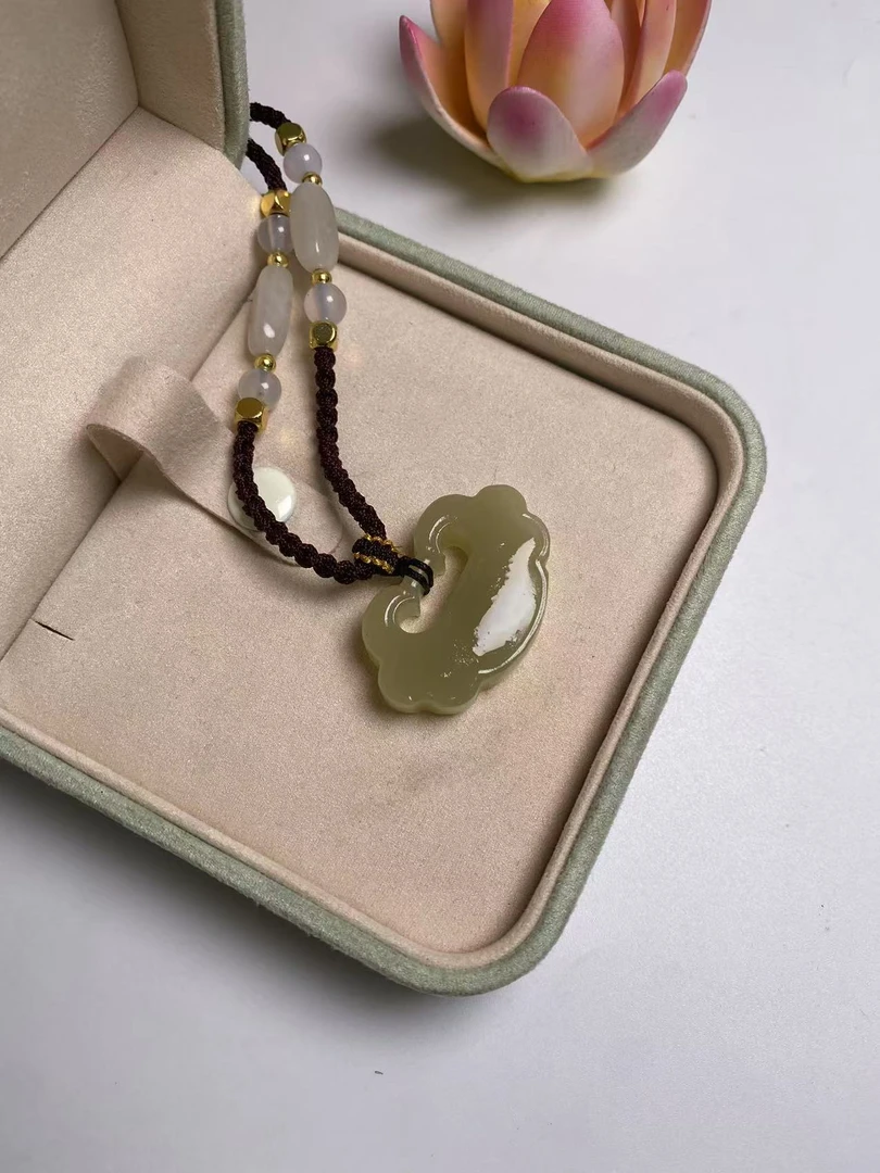 【小雷专属福利】新疆青海格尔木黄口料新款如意锁吊坠 赠链