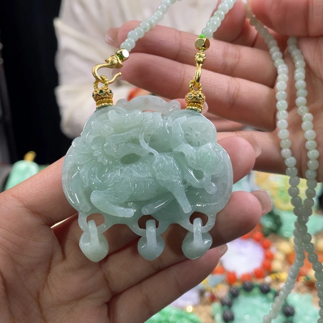 翡翠颈饰未镶嵌代编织