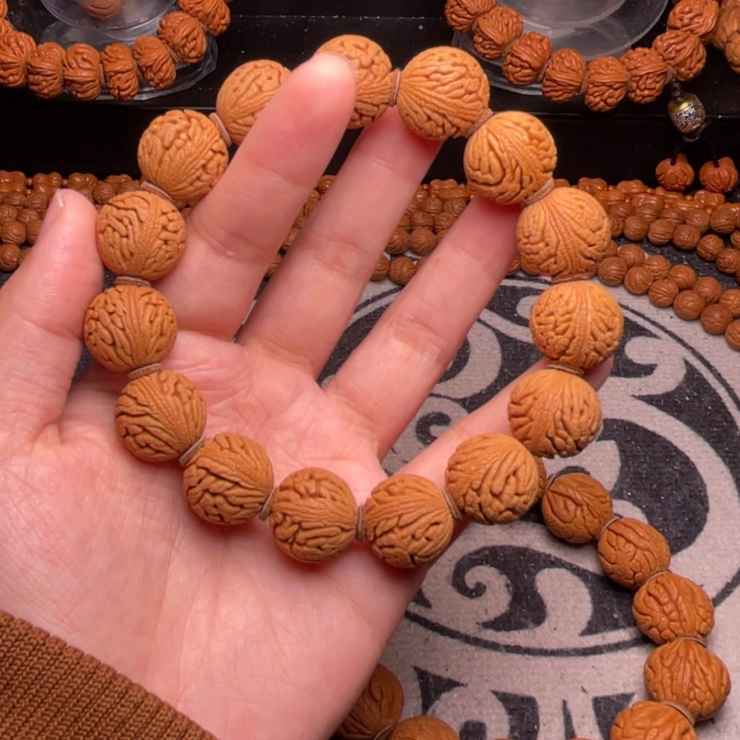 手串桃核龙纹绣球17