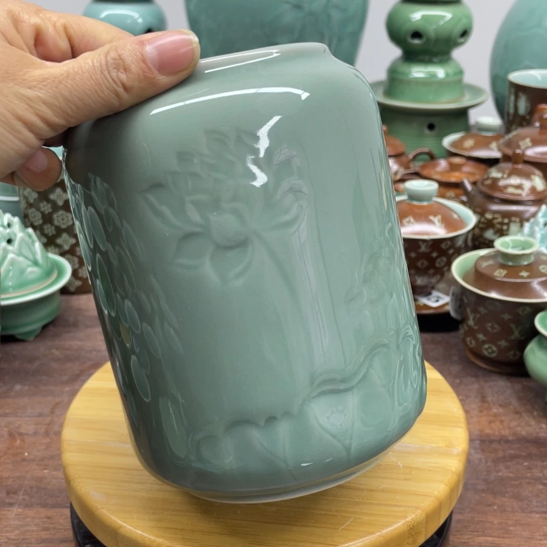 微瑕特价青瓷9.5*15.8厘米