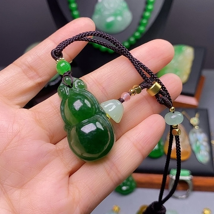 吊坠(赠链)未镶嵌翡翠
