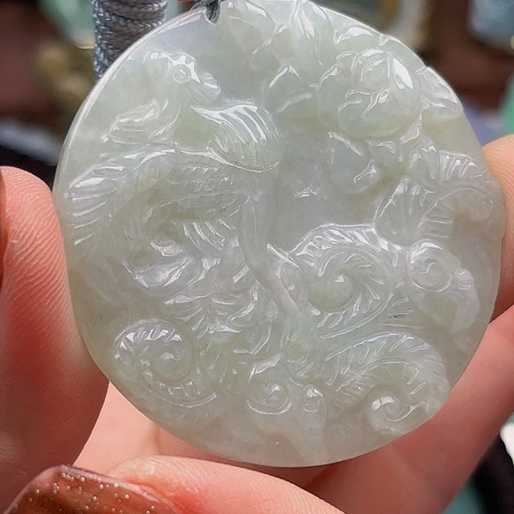 翡翠未镶嵌颈饰挂件