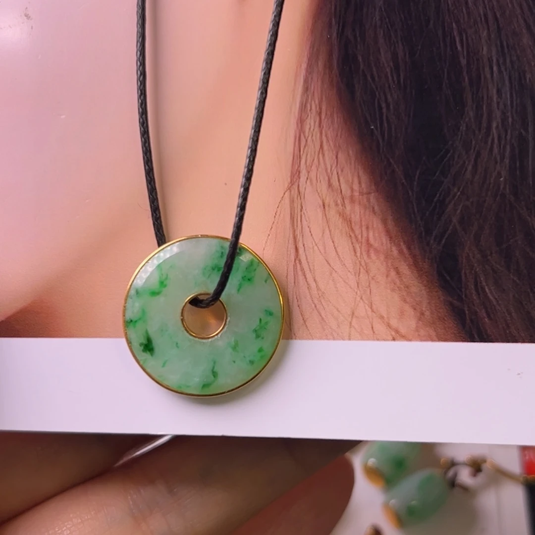 翡翠颈饰18K金镶嵌糖*后钱扣